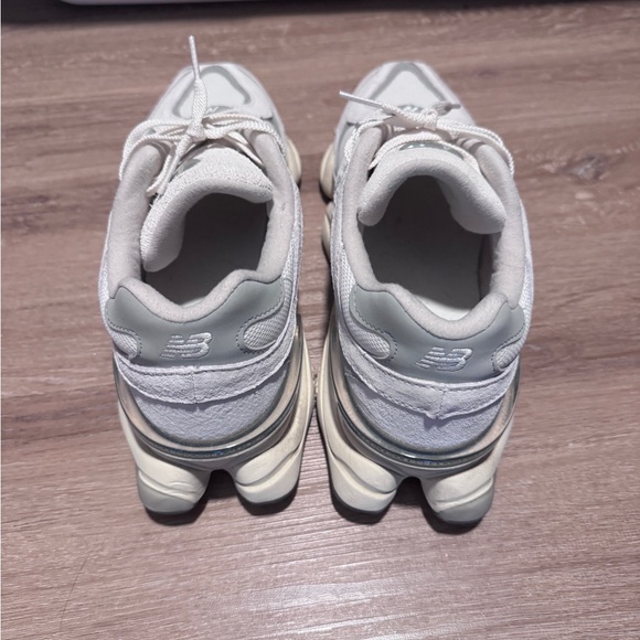 New Balance 9060 Sea Salt with concrete and silver metallic - Picture 2 of 7